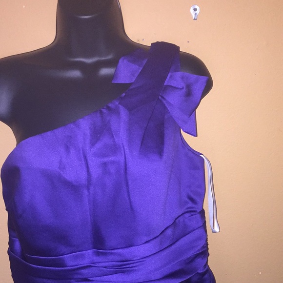 David’s Bridal Satin purple one shoulder dress - Picture 3 of 3